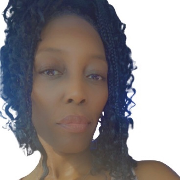 Meet Your Posher, Sonya/owner and curator of Dvel 72. - Picture 1 of 1